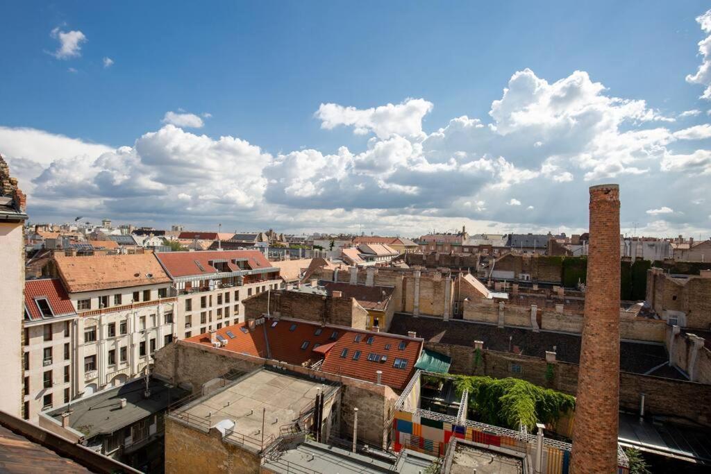 Appartamento Cozy And Stylish Studio In The Ruin Bar District Budapest Esterno foto